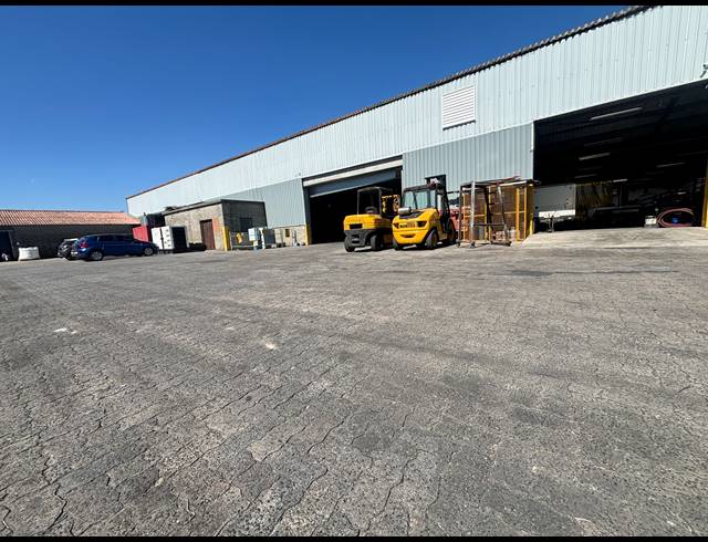 2,000M² WAREHOUSE TO LET IN BLACKHEATH INDUSTRIAL